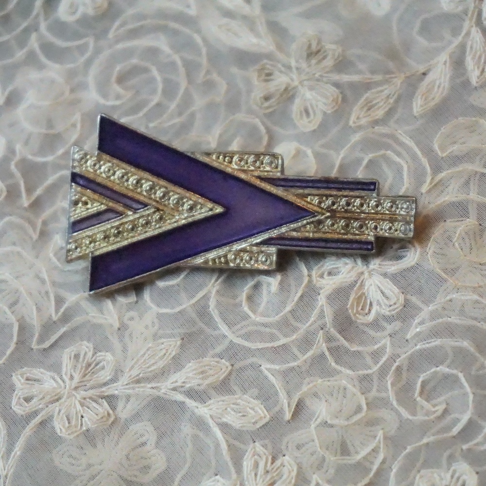 Vintage Art Deco Purple Broach 056